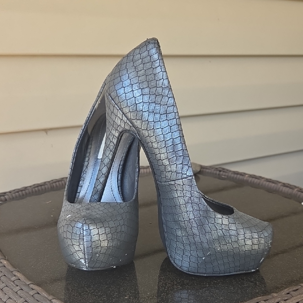 Elegant Gray Platform Heels